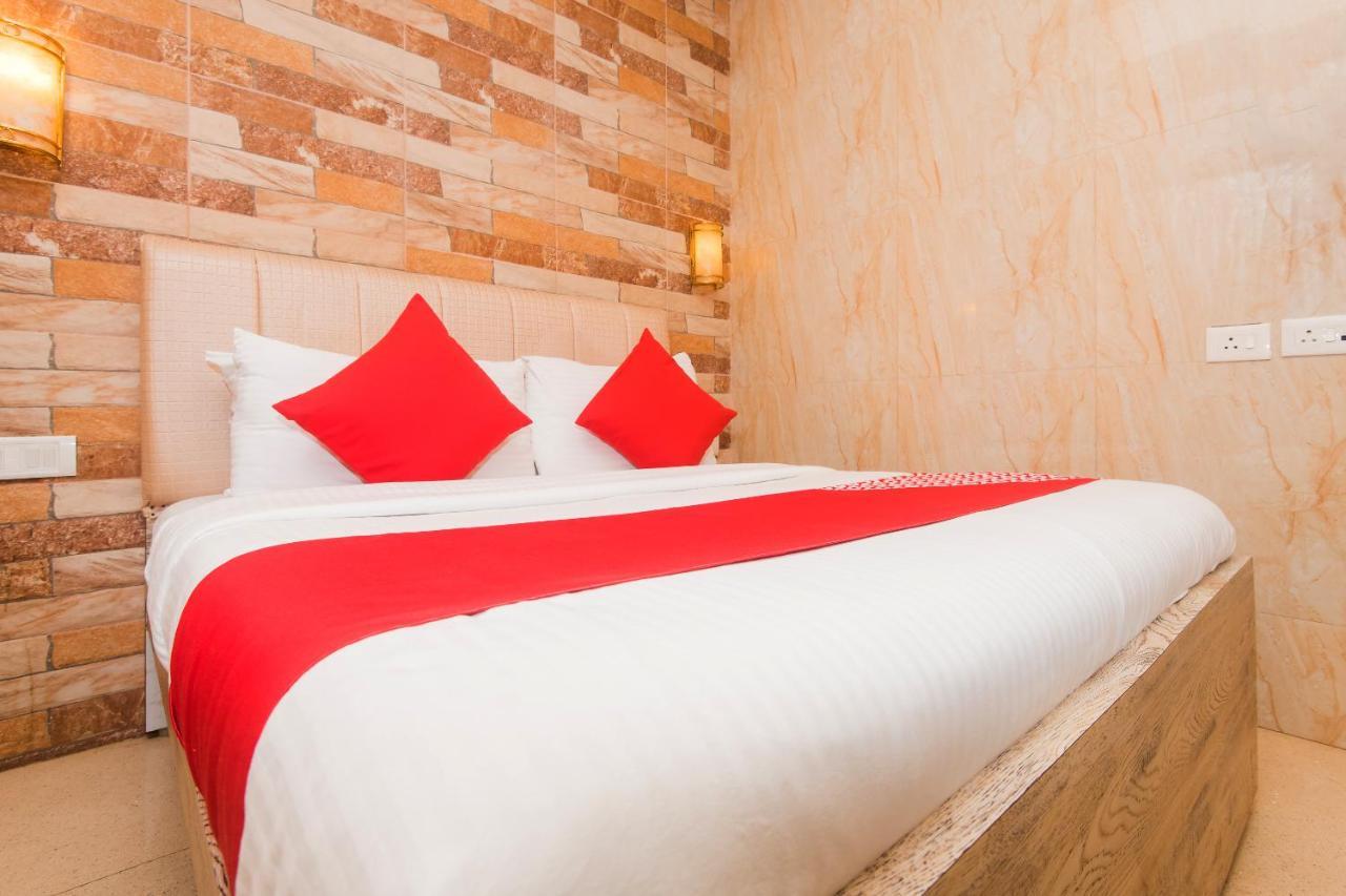 Hotel Oliver, Colaba Mumbai Dış mekan fotoğraf