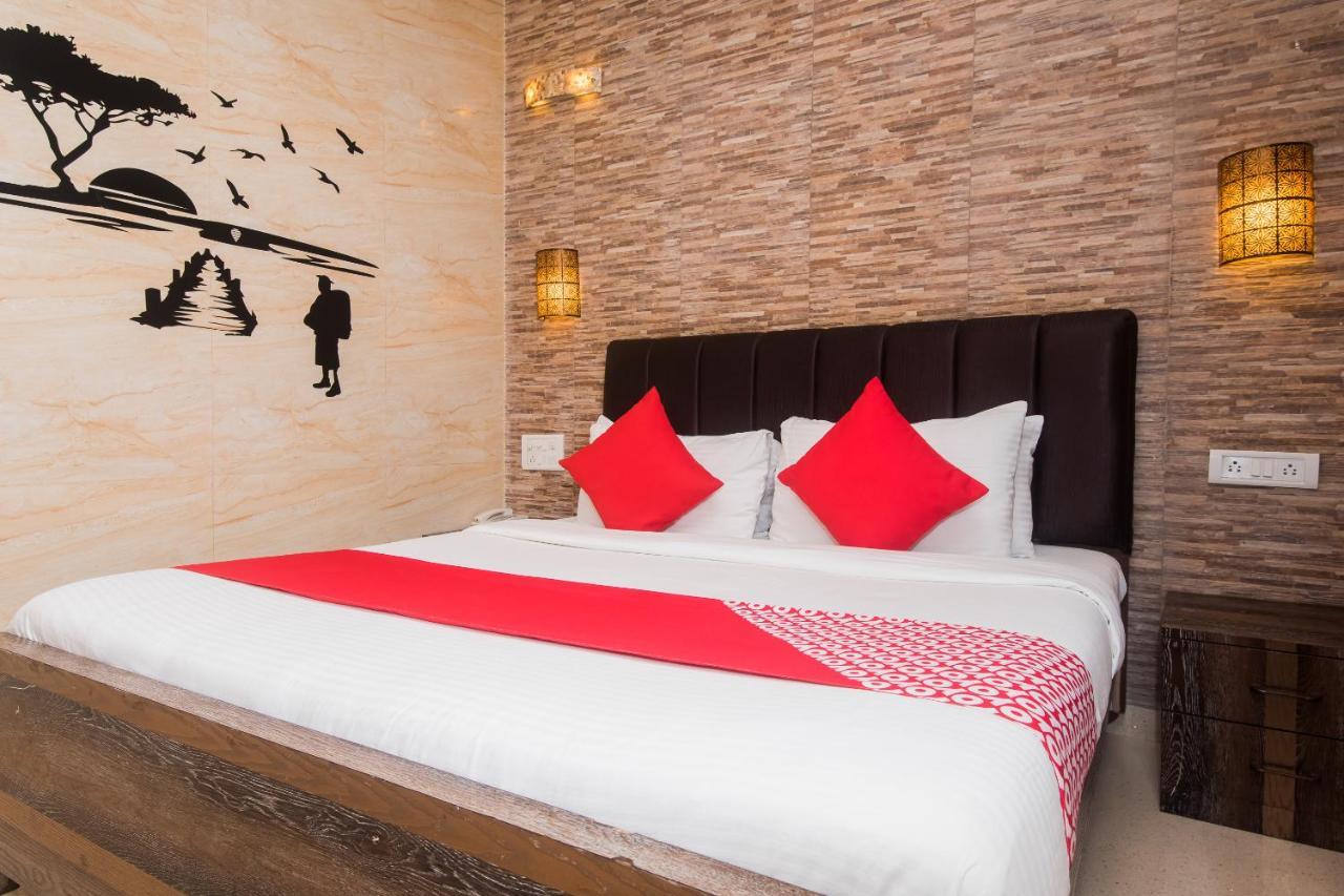 Hotel Oliver, Colaba Mumbai Dış mekan fotoğraf